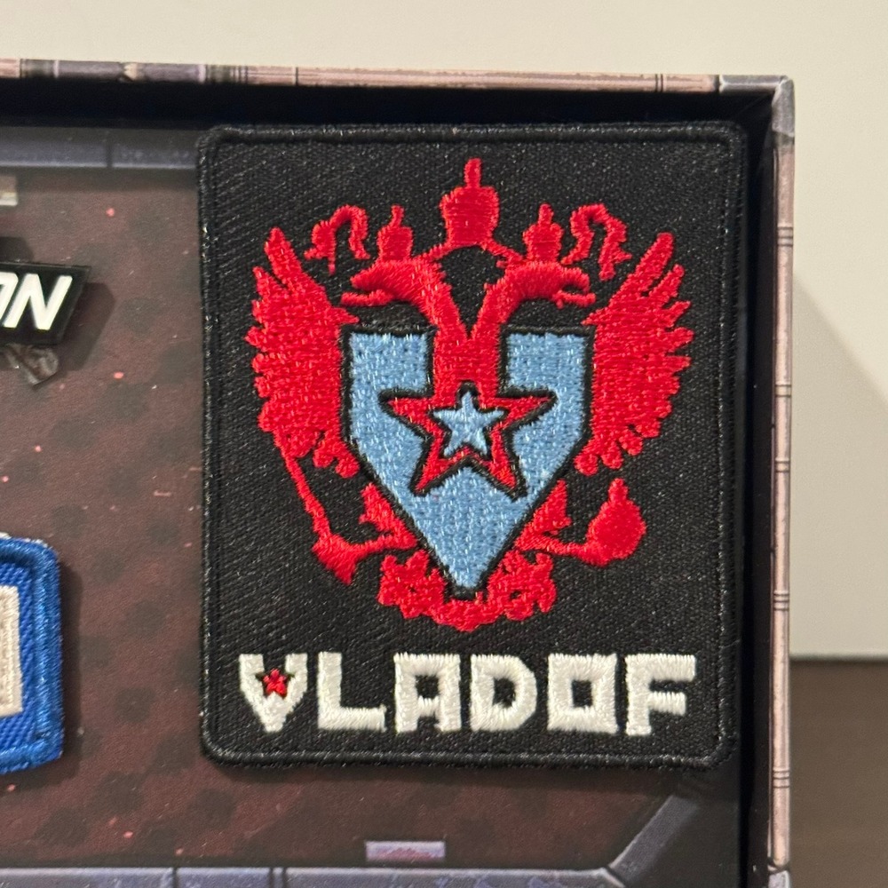 Borderlands Weapon Manufacturers Patch and Pin Set Loot Crate Exclusive New 2017 - Picture 6 of 9